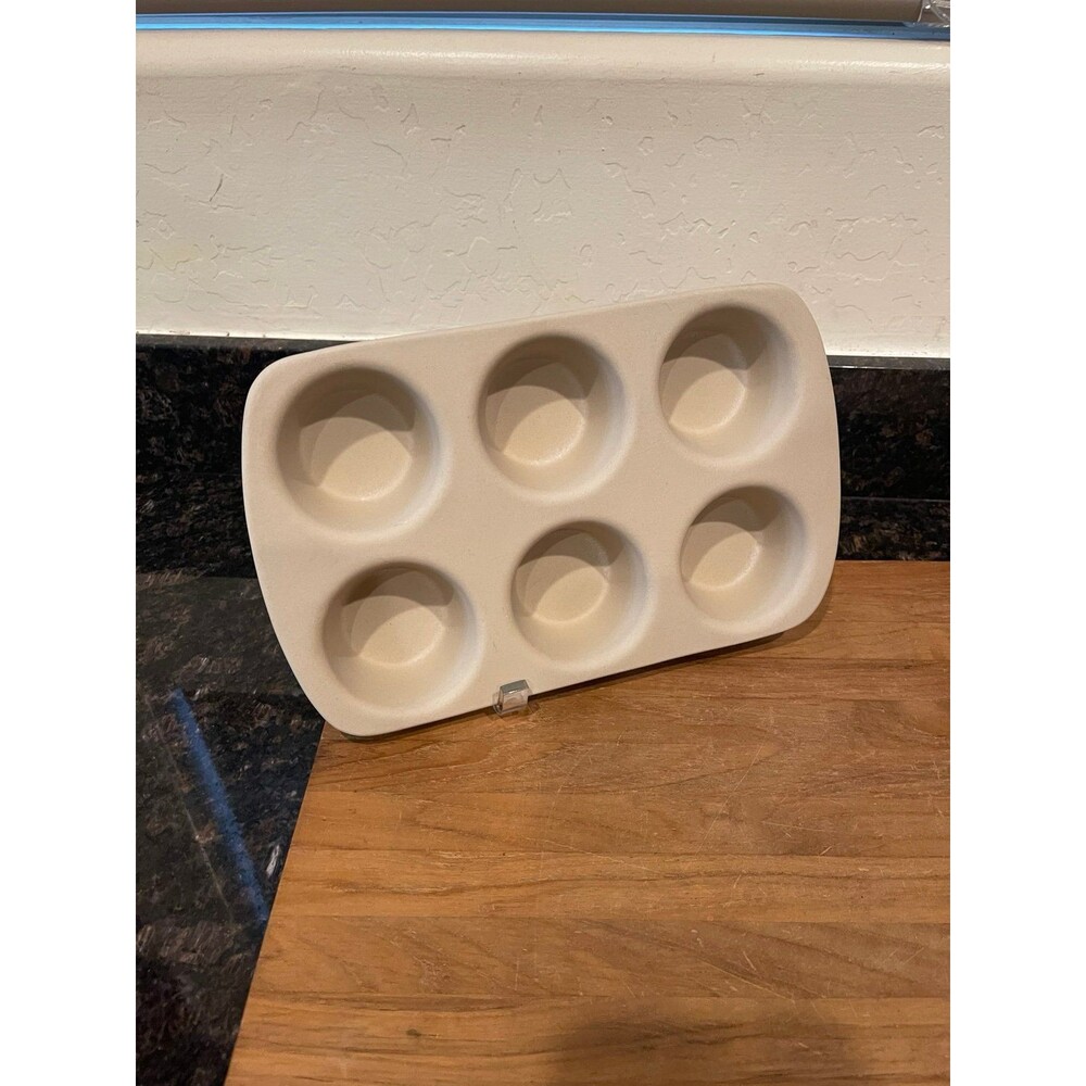 Pampered chef 6-cup Muffin Pan